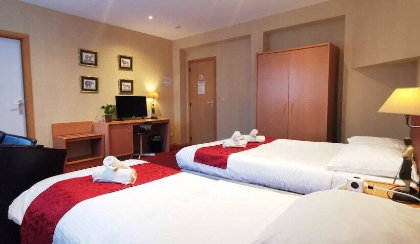 חדר משפחתי קלאסי, Cardiff