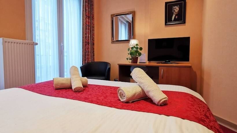 חדר קלאסי, Cardiff