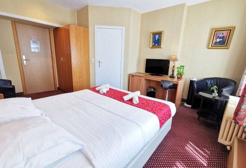 חדר קלאסי, Cardiff