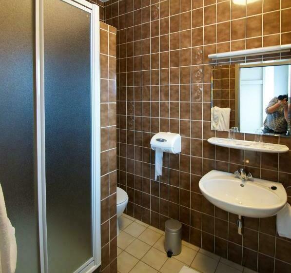 标准单人间, De Golf