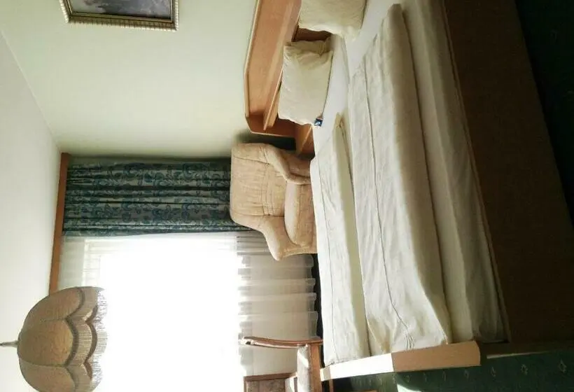 Standard-huone, Garni