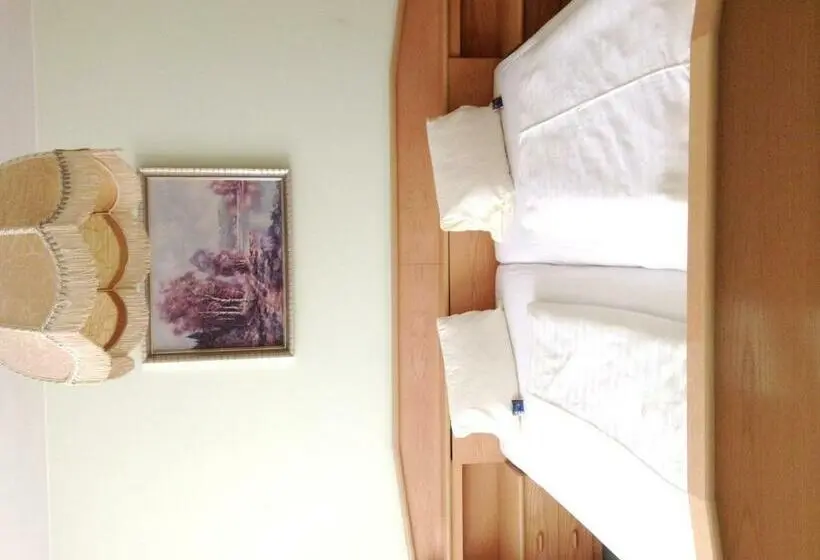 Standard-huone, Garni