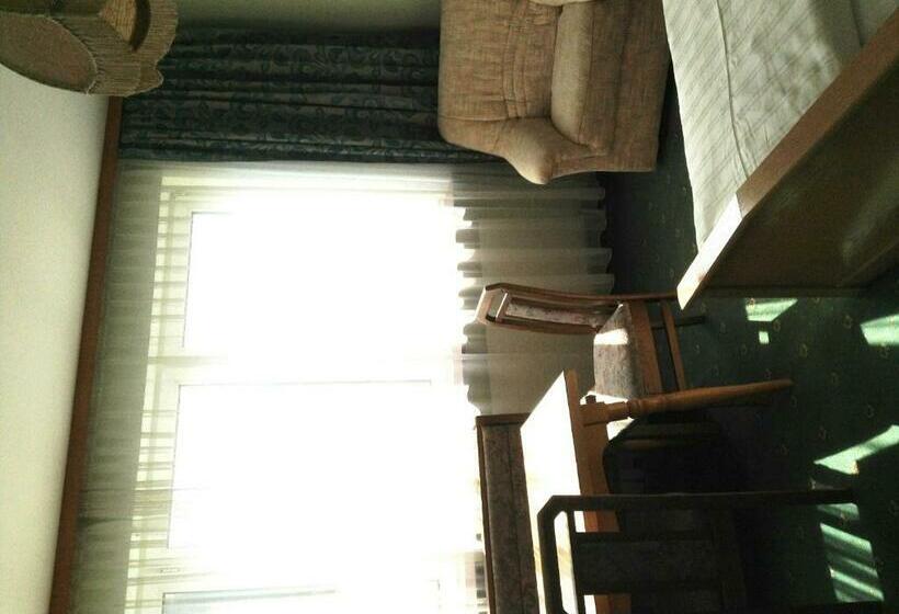 スタンダードルーム, Garni