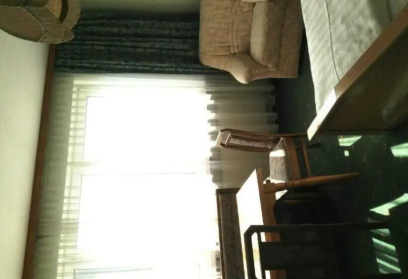 Standard-huone, Garni