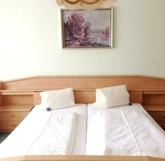 Standard-huone, Garni