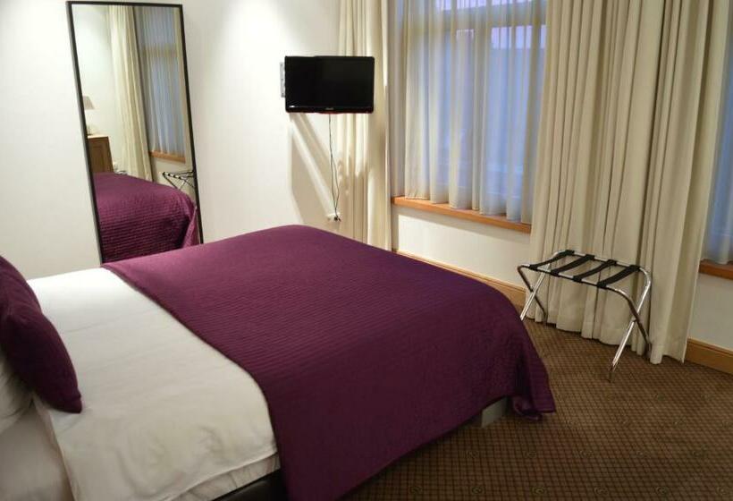 标准单人间, Geeraard