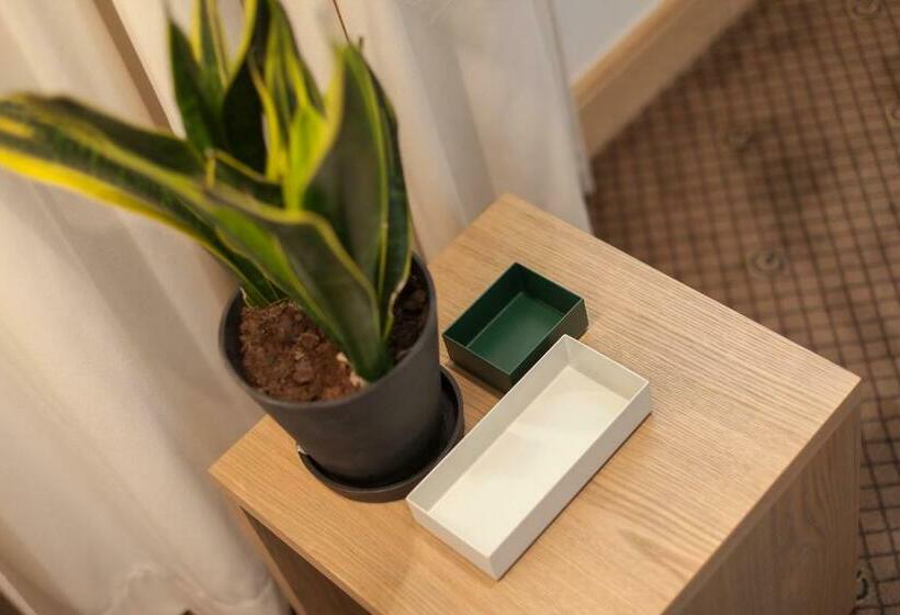 标准单人间, Geeraard