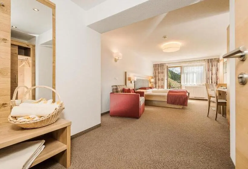 Comfort room with balcony, Gletscherblick