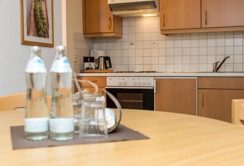 带阳台两卧公寓, Idhof