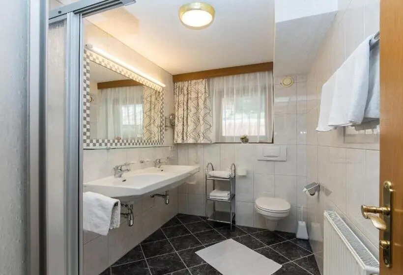 Apartamento 2 Dormitorios con Balcón, Idhof