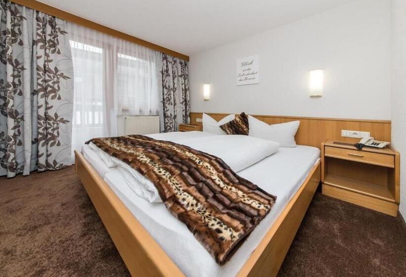 带阳台两卧公寓, Idhof