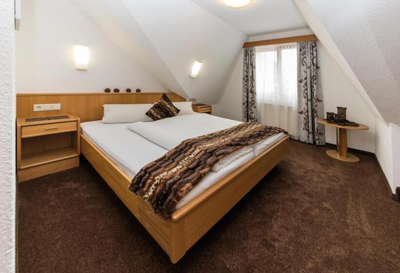 带1个卧室的带阳台的公寓, Idhof