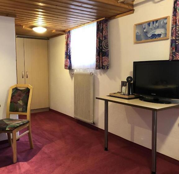 单人经济间, Idhof