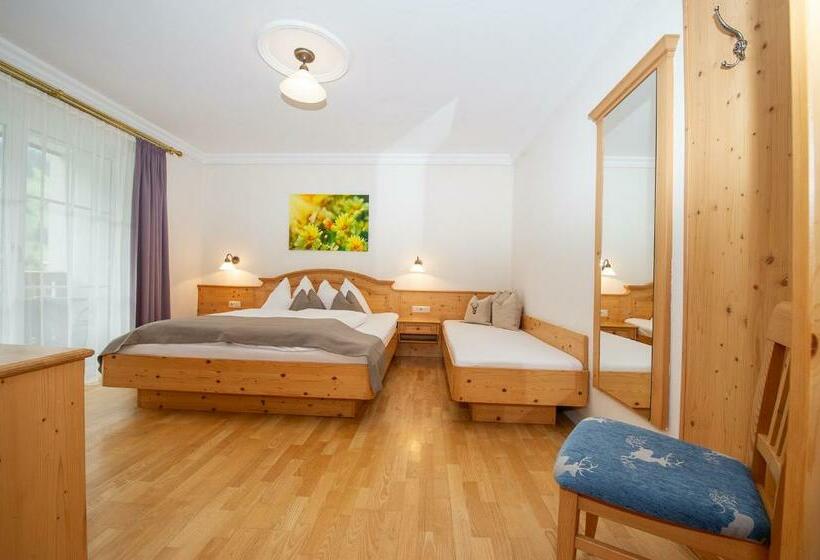 اتاق استاندارد یک تخته با بالکن, Krone Großarl