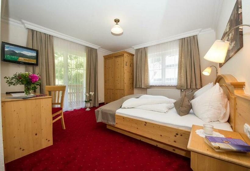 اتاق استاندارد با بالکن, Krone Großarl