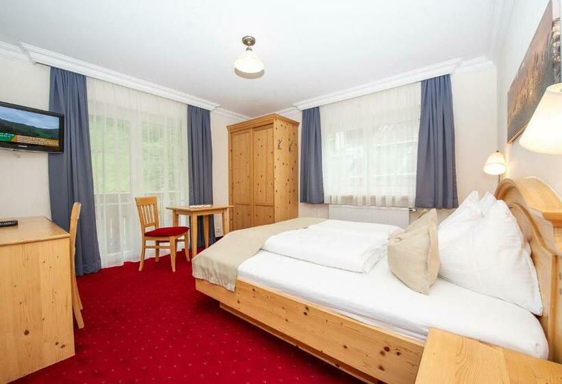 اتاق استاندارد با بالکن, Krone Großarl