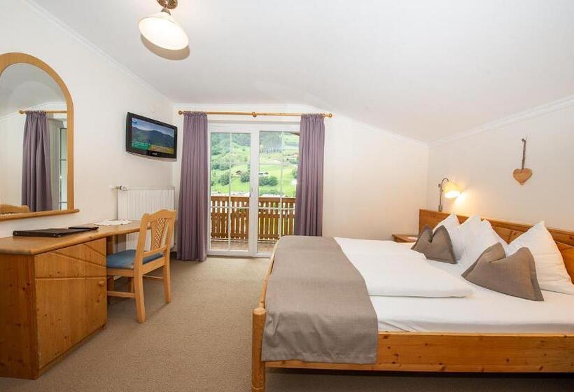 اتاق استاندارد سه تخته با بالکن, Krone Großarl