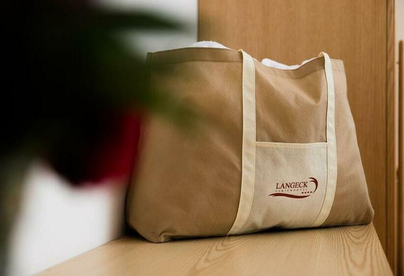 غرفة قياسية مزوَّدة بشُرفة, Langeck