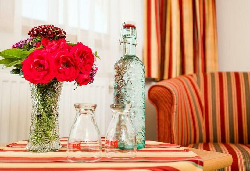 غرفة قياسية مزوَّدة بشُرفة, Langeck