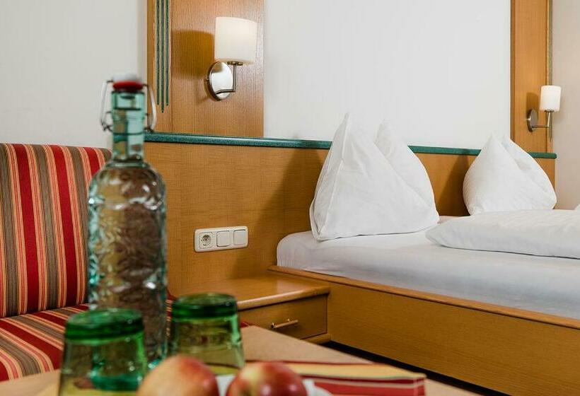 غرفة قياسية مزوَّدة بشُرفة, Langeck