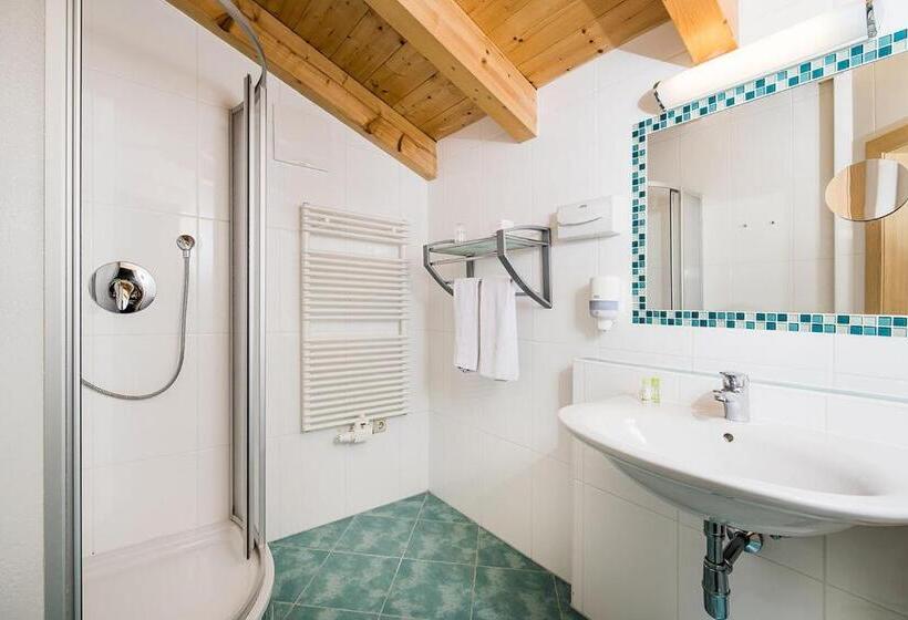 جناح عائلي, Langeck