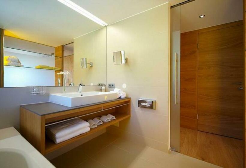 اتاق استاندارد با بالکن, Mohnenfluh