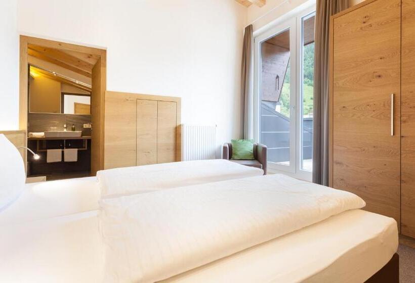 شقة غرفتين نوم مزودة بتراس, Rundeck