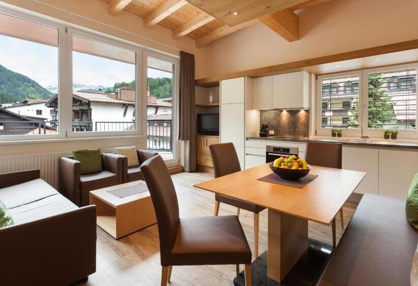 شقة غرفتين نوم مزودة بتراس, Rundeck