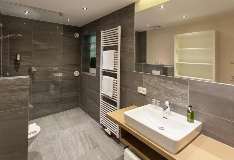 شقة غرفتين نوم مزودة بتراس, Rundeck