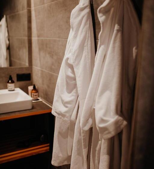 이코노미 룸, Thalers Mariandl