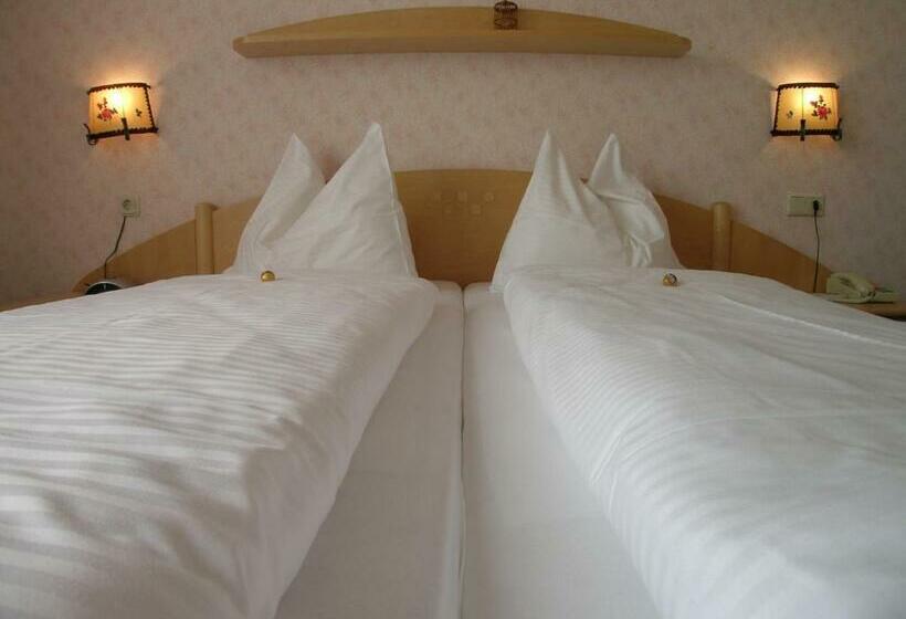 شقة غرفتين, Tischlbergerhof