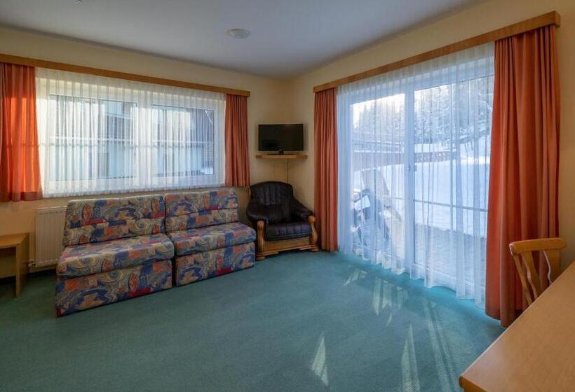 شقة غرفتين, Tischlbergerhof