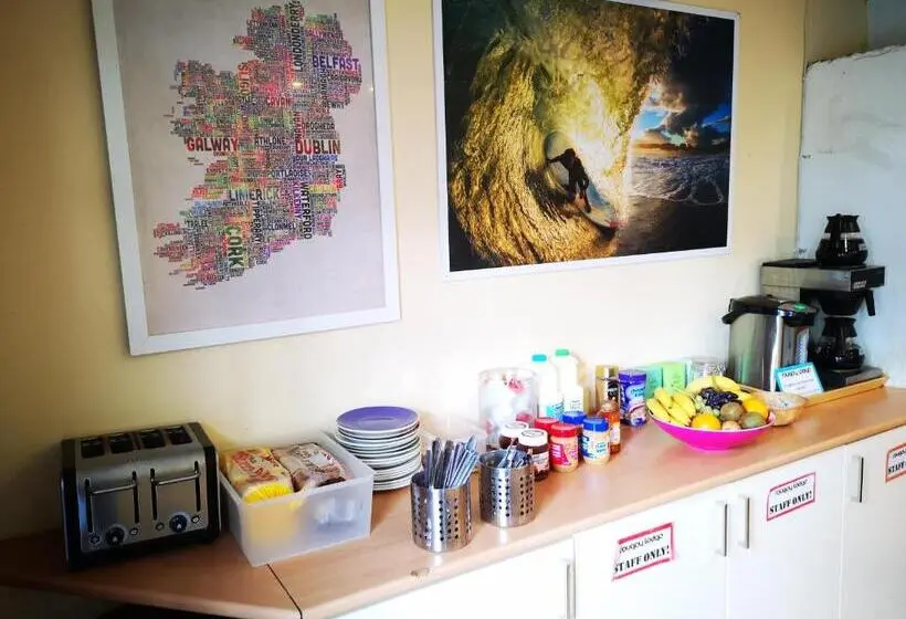 اتاق استاندارد سه نفره, Rougey Lodge Hostel