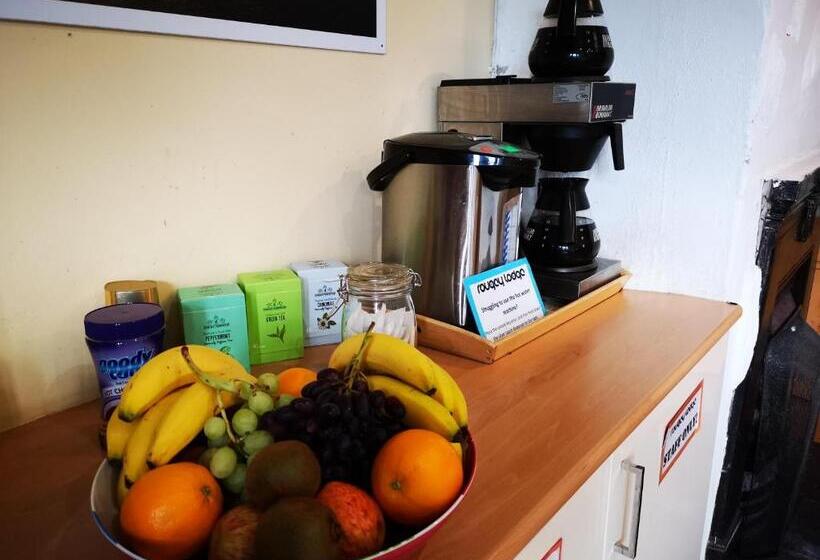 חדר סטנדרט לשלושה, Rougey Lodge Hostel