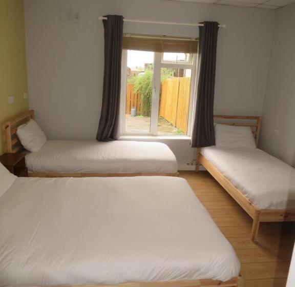 Номер Стандарт Трехместный, Rougey Lodge Hostel