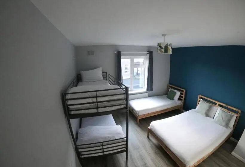اتاق خانوادگی, Rougey Lodge Hostel