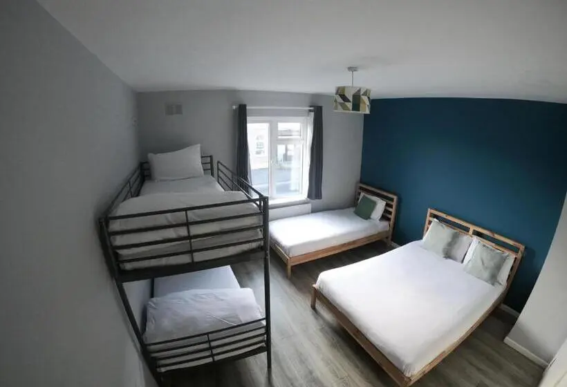 اتاق خانوادگی, Rougey Lodge Hostel