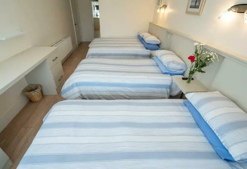 Standard Kolmen Hengen Huone, Slidala B&b
