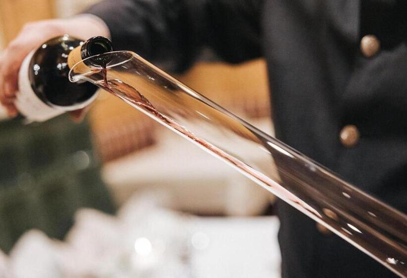 جناح جونيور مزوَّد بشرفة, Superior Hotel Schneider Ski In & Ski Out