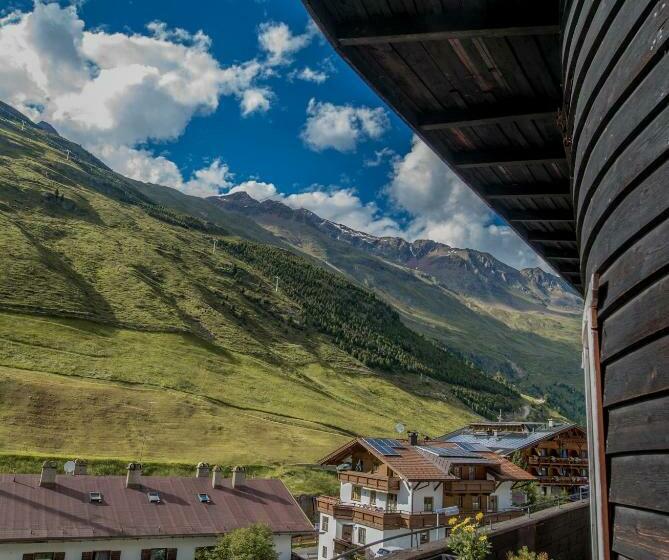 标准三人间, Berghotel Gasthof Gstrein