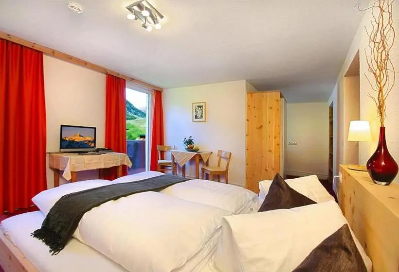 Perhehuone, Berghotel Gasthof Gstrein