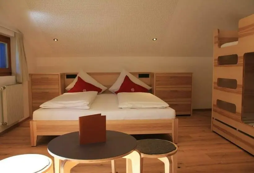 スタンダードルーム, Familienhotel Mateera Gargellen / Montafon