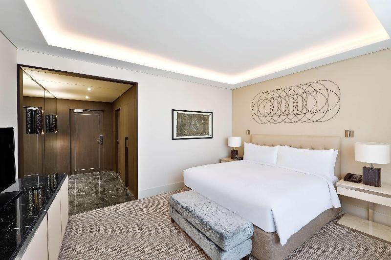 اتاق اجرایی با تخت بزرگ, Hilton Tangier City Center