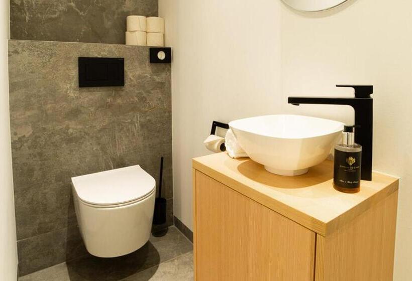 דירת שלושה חדרים, Alpenblick