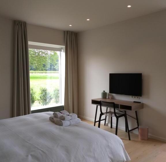 جناح جونيور مزوَّد بتراس, B   Boskapelhoeve