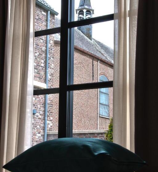 اتاق استاندارد, Boomgaard