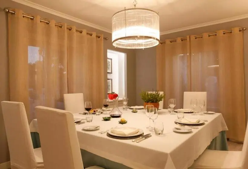 Villa 3 Makuuhuonetta, Casa Palmela   Small Luxury Hotels Of The World, Hotel & Villas