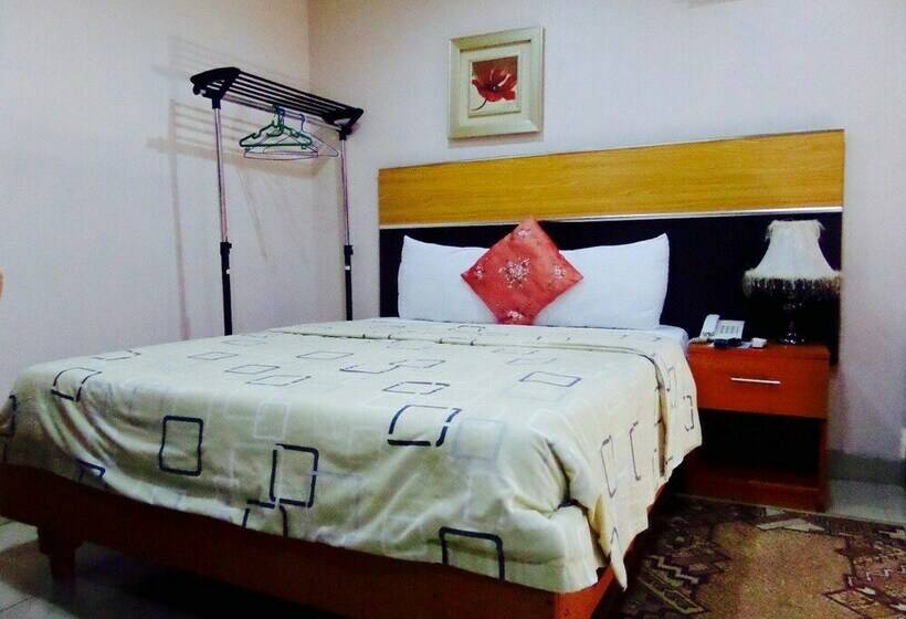 Deluxe Room, Deen Apartment Services