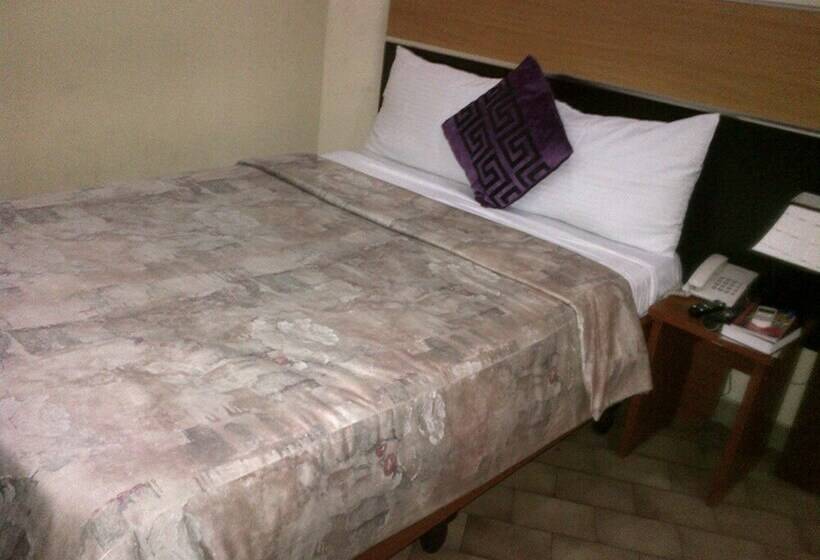 Deluxe Room, Deen Apartment Services