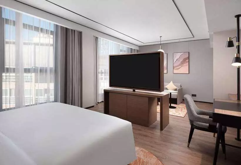 اتاق لوکس با تخت بزرگ, Doubletree By Hilton Dubai  Business Bay